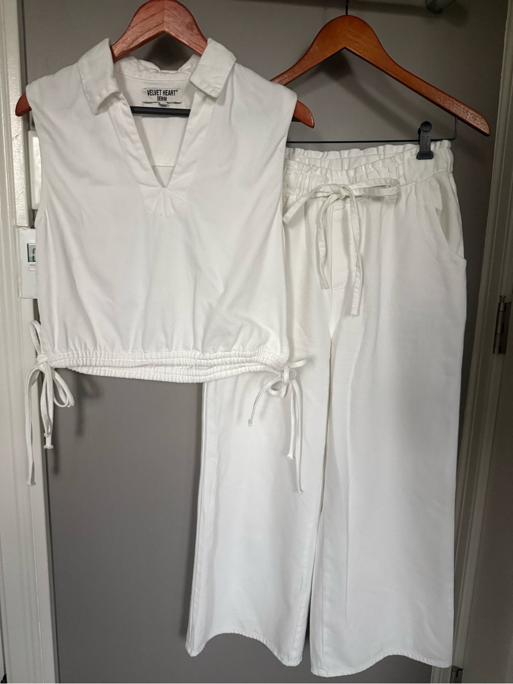 Velvet Heart White Wide-Leg Drawstring Pants with Sleeveless Collared Top
